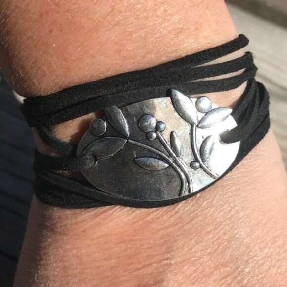 Tie Wrap Floral Silver Bracelet Cuff Yoga Boho Biker Vegan Faux Leather Cute - Picture 1 of 11